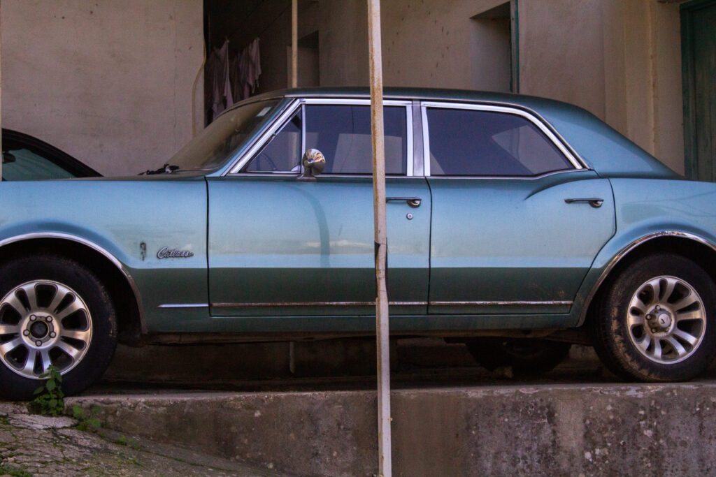 photography-car-lence-lebanon-france-color-self-reflect